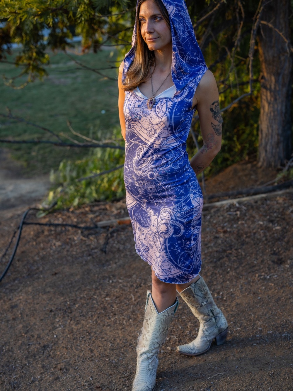 Sleeveless Hooded High-Low Dress in Purple Paisley